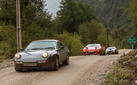 Jeremy's Porsche 928 GT, Hammond's Ford Mustang Mach 1 and May's Lotus Esprit V8