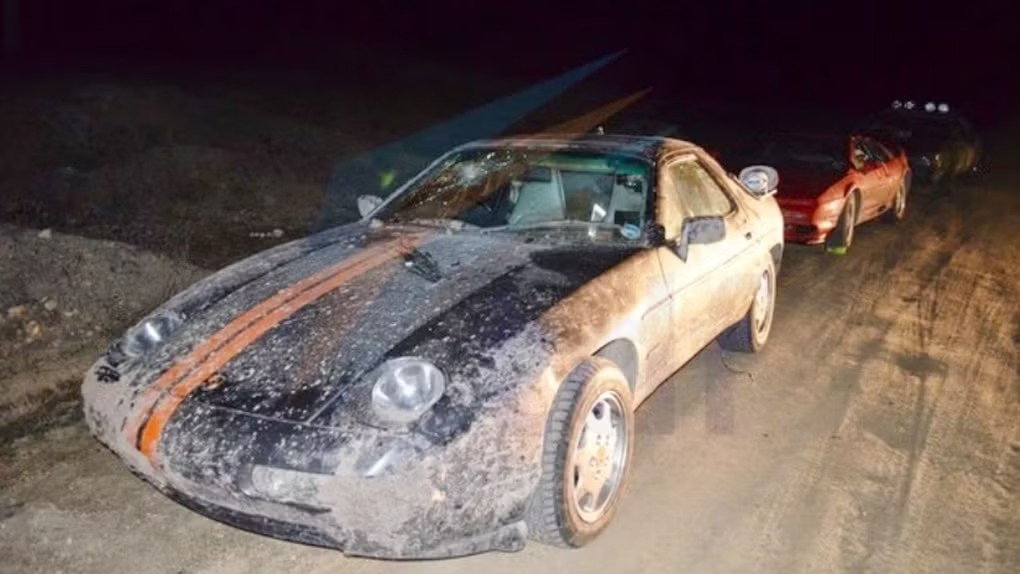 Jeremy's Porsche smashed up